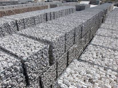 Welded cages for gabion retaining wall, galvanized or galfan coated